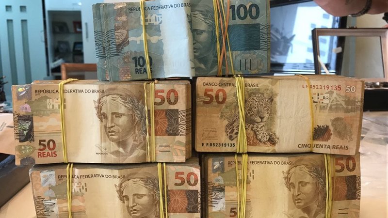 R$122,000 in cash found in home of politician Candido Vaccarezza