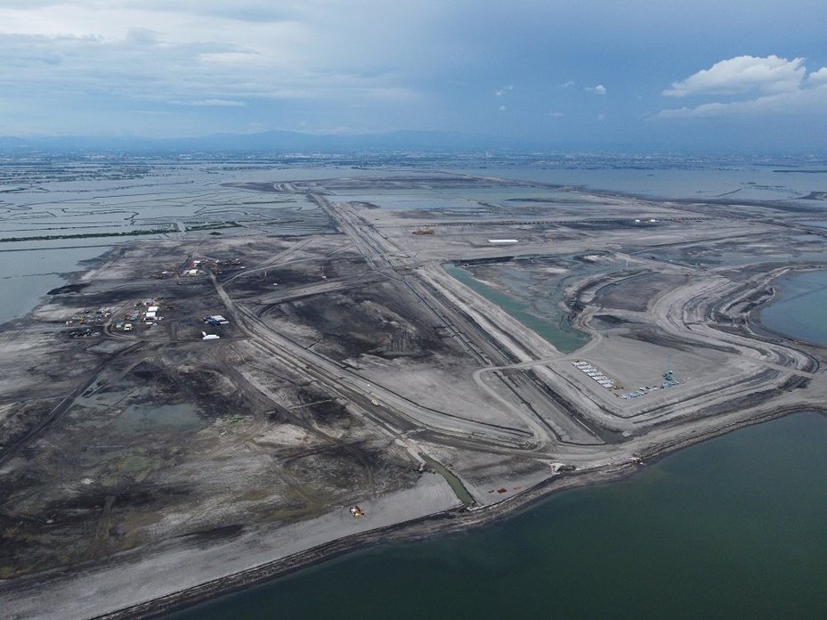 Construction of the New Manila Bay Airport in the Philippines