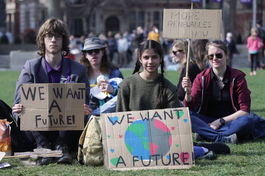 Young climate activists call on the world leaders to prioritise climate change and protect the planet at strikes in London, UK. Joe Newman/Global Witness