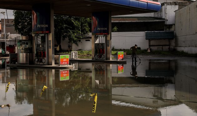 As global temperatures increase, so do the impacts like flooding in areas like Bulakan in The Philippines