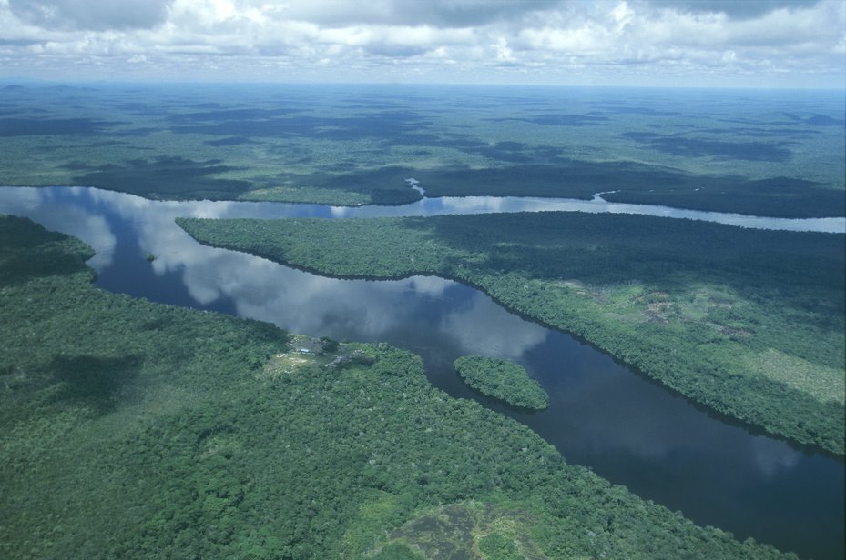 The Uwottüja Indigenous peoples have faced violence linked to the expansion of illegal mining along the tributaries of the Orinoco Medio River in the Venezuelan Amazon. DeAgostini/Getty Images