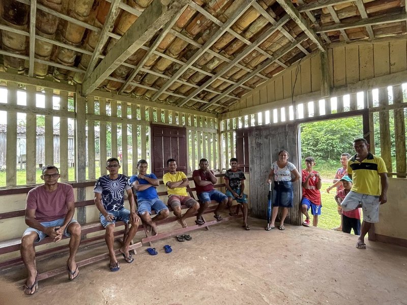 Vila Gonçalves community members