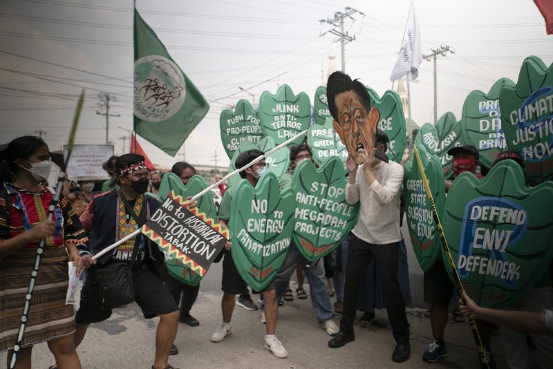 Volunteers of TABAK, a Manila-based organisation advocating for the rights of Indigenous peoples and national minorities to their ancestral lands join the Kalikasan People's Network for the Environment at a protest in The Philippines