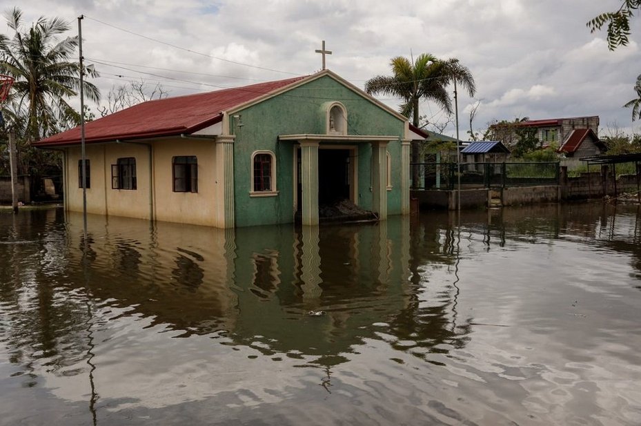 Flooded church in Manila Bay