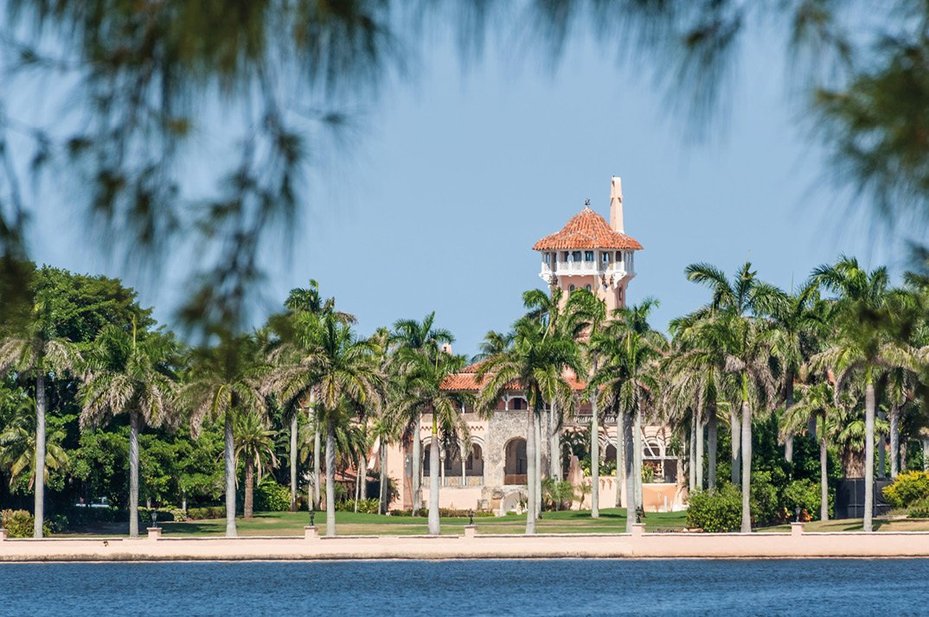 luxurious mar-a-lago estate on palm beach