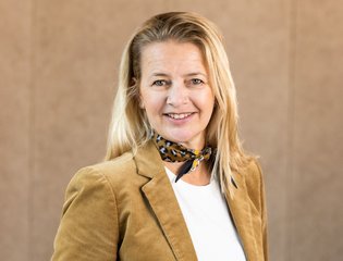 Portrait of Mabel van Oranje, Chair of the Global Witness Advisory Council