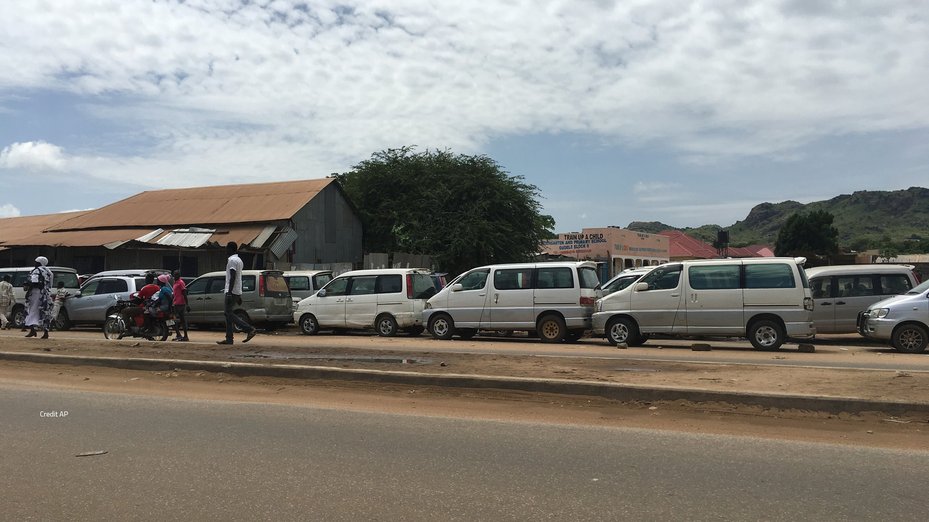 Motorists in Juba queue for fuel