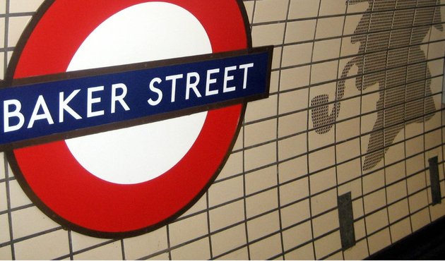 baker street underground tube station sign