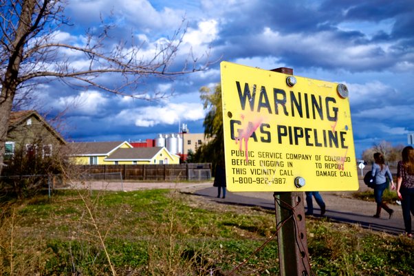 Gas pipeline warning sign